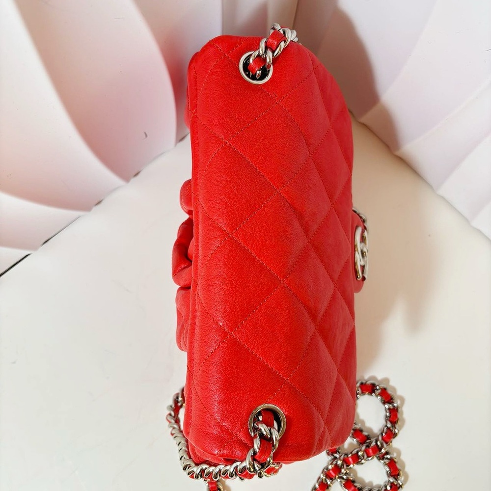 Chanel Red Quilted Leather Flap Bag with Gathered Details - Picture 5 of 11